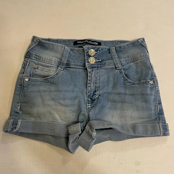 Wallflower Pants - Wallflower  Luscious Curvey Fit Cuffed Denim Jean Shorts Size 3